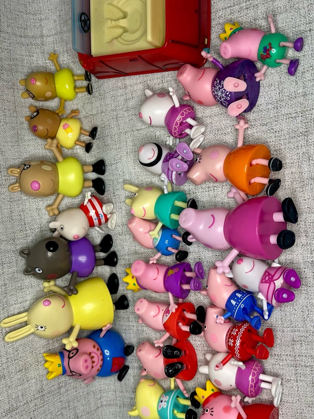 Peppa Pig lot of 25 pieces